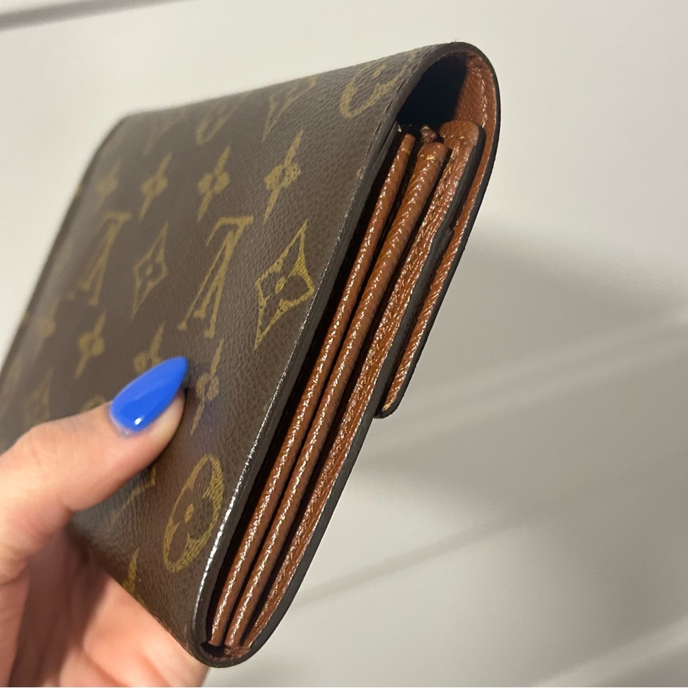 Louis Vuitton Sarah Wallet - Picture 3 of 11